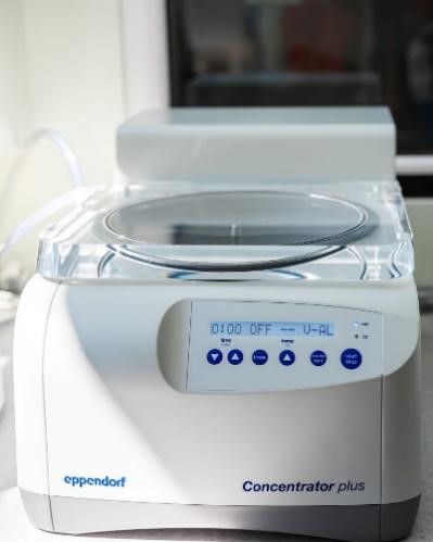 Vacuum concentrator Eppendorf Concentrator plus